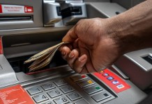 Saque em caixa eletrônico muda e novo limite pode pegar clientes de surpresa Saque em caixa eletrônico muda e novo limite pode pegar clientes de surpresa
