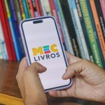 Será que já está disponível por aqui? Novo app do governo dispara em poucos dias e chama atenção de quem gosta de ler no Brasil Aplicativo MEC Livros já ultrapassa 122 mil empréstimos e chama atenção de leitores em todo o Brasil