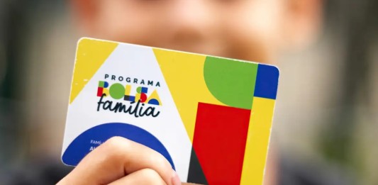 Governo anuncia interrupção no Bolsa Família, mas mesmo assim famílias vão receber antes do combinado
