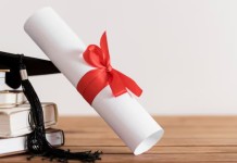 Aluna que não fez prova exige diploma, mas anúncio da Justiça do RS surpreende todos Aluna que não fez prova exige diploma, mas anúncio da Justiça do RS surpreende todos