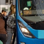 Vai pegar ônibus hoje em Canoas? Feriadão muda horários e muita gente pode ser pega de surpresa