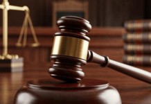 Tentou "fazer a boa": funcionário vai à praia durante atestado e acaba demitido por justa causa