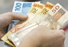 Projeção indica aumento gradual do salário mínimo até ultrapassar R$ 2 mil