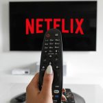Justiça determina ser ilegal cobrança do assinante extra da Netflix