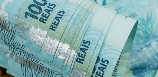 Recompensa por denúncias de criminosos pode chegar a R$ 100 mil em programas apoiados pelo governo federal.