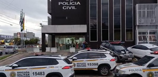 assalto canoas