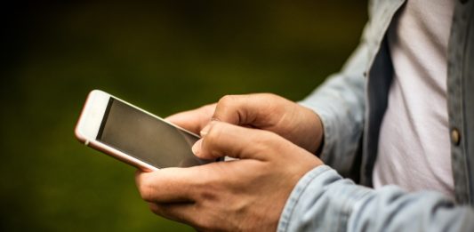 "Bambi saltitante", justiça condena usuário a pagar indenização por ofensa a evangélico nas redes sociais