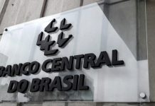 Quem tem dívida pode levar susto no banco com nova regra de bloqueio imediato
