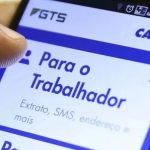 A Caixa começou a liberar R$ 8,5 bilhões do FGTS para milhões de trabalhadores que aderiram ao saque-aniversário e foram demitidos sem justa causa.