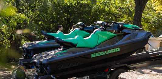 canoas moto aquáticas