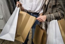 Dia Livre de Impostos promete descontos de até 70% nesta quinta-feira; veja como encontrar lojas participantes