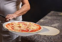 Empresário de pizzaria diz que fim da escala 6×1 em 60 dias “é inviável” e desabafa: “Como vou achar outro chef?” Empresário de pizzaria diz que fim da escala 6x1 em 60 dias “é inviável” e desabafa: “Como vou achar outro chef?”