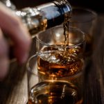 Bebidas alcoólicas podem destruir o intestino e médica faz alerta sobre as mais perigosas