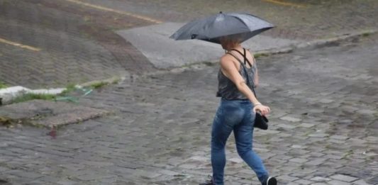 Tempestade muda o tempo no Rio Grande do Sul e chuva avança no fim de semana