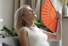 Caixa do medicamento Veoza, primeiro remédio não hormonal aprovado para tratar sintomas da menopausa