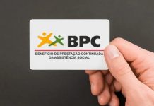 Aplicativo Meu INSS exibindo informações do Benefício de Prestação Continuada (BPC) em celular