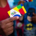 Nova exigência do Bolsa Família já começou a valer para parte dos beneficiários