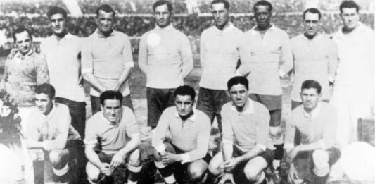 A primeira Copa do Mundo teve rei escalando seleção, juiz de terno e até disputa pela bola da final