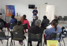 Moradores de Canoas aprendem a transformar óleo usado em sabão e ainda podem gerar renda extra Moradores de Canoas aprendem a transformar óleo usado em sabão e ainda podem gerar renda extra