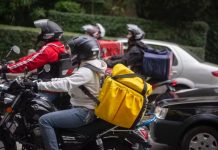 Governo prepara crédito para compra de motos e medida pode beneficiar milhares de entregadores Nova linha de crédito para compra de motos pode beneficiar milhares de entregadores de aplicativos no Brasil.