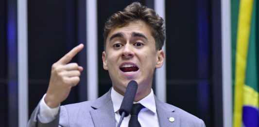 Educação domiciliar: Nikolas Ferreira defende direito de pais não mandarem filhos para a escola