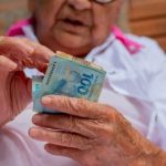STF acaba com idade mínima para aposentadoria? Veja quem pode ser beneficiado pela decisão histórica STF derruba idade mínima para aposentadoria especial e decisão pode beneficiar trabalhadores expostos a atividades insalubres.