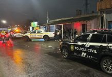 Jovem morto na frente de conveniência de bebidas em Canoas foi atingido por cinco tiros na cabeça jovem morto canoas