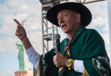 "As pessoas se acostumaram a viver com R$ 600": Luciano Hang faz declarações polêmicas sobre falta de mão de obra e culpa auxílios como o Bolsa Família durante inauguração de nova megaloja da Havan