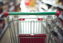 Maior rede de supermercados do Brasil fecha 28 lojas e corta mais de 6 mil empregos