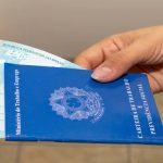 Trabalhadores com carteira assinada podem aumentar a renda mensal por meio de benefício pago a famílias que atendem aos requisitos do programa.
