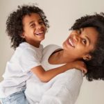 Filho deverá receber o sobrenome da mãe? Entenda a nova regra que está chamando atenção e gerando debates Nova regra de registro civil estabelece critérios para utilização do sobrenome da mãe em filhos de pais não casados.