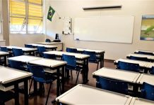Alunos participam de curso técnico do Senai durante atividade prática