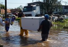 Aumenta número de pessoas que deixaram suas casas após alerta de possível enchente em Nova Santa Rita enchente Nova Santa Rita