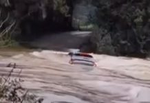 Ponte submersa arrasta carro em Urubici e família escapa. Veja como aconteceu e o alerta das autoridades