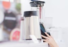 Mulher compra um liquidificador de R$ 180, ele para de funcionar em menos de uma semana e ela descobre direito que toda pessoa tem quando compra um produto com defeito Mulher compra um liquidificador de R$ 180, ele para de funcionar em menos de uma semana e ela descobre direito que toda pessoa tem quando compra um produto com defeito
