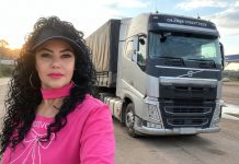 Brasileira trabalhava em restaurante, viajou com o marido pelas estradas, alterou a CNH até virar caminhoneira e hoje atravessa o país em jornadas de até 14 horas, acordando de madrugada e passando por diversos estados Brasileira trabalhava em restaurante, viajou com o marido pelas estradas, alterou a CNH até virar caminhoneira e hoje atravessa o país em jornadas de até 14 horas, acordando de madrugada e passando por diversos estados