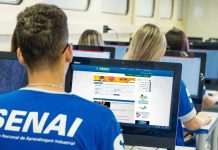 Senai oferece cursos técnicos gratuitos e auxílio de até R$ 858 por mês para estudantes; veja quem pode receber