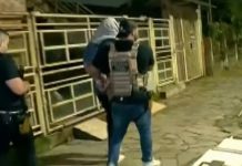 Polícia Civil prende mais de 15 integrantes de grupo que comandava fábrica clandestina de armas em Canoas fábrica clandestina canoas