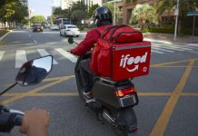 Entregadores do iFood poderão usar o histórico de ganhos no aplicativo para solicitar financiamento de veículos.