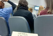 Cliente perde quase 2 horas em agência bancária e Justiça explica quando a longa espera pode gerar dinheiro ao consumidor