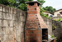 Morador constrói churrasqueira encostada no muro do vizinho e descobre que pode ser obrigado a demolir obra com base no Código Civil Morador constrói churrasqueira encostada no muro do vizinho e descobre que pode ser obrigado a demolir obra com base no Código Civil