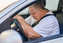 Nova lei da CNH muda a renovação para motoristas com mais de 50 anos.