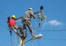 Eletricista que perdeu dedos após sofrer descarga elétrica receberá indenização de R$ 1,7 milhão.