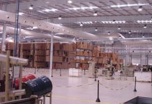Multinacional americana fecha fábrica no Brasil após 38 dias de greve e trabalhadores garantem R$ 35 mil de indenização Multinacional americana fecha fábrica no Brasil após 38 dias de greve e trabalhadores garantem R$ 35 mil de indenização