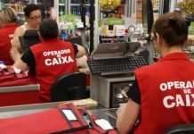 Funcionário de supermercado trabalha 9 dias seguidos, acumula 594 horas extras e ganha indenização de R$ 10 mil