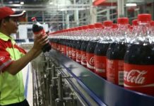 Coca-Cola fecha fábricas, demite mais de 1,4 mil funcionários e muda produção de bebidas Coca-Cola