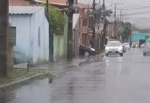 homem ataque tiros canoas